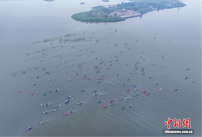 2025中国桨板精英赛石嘴山站开赛 近300选