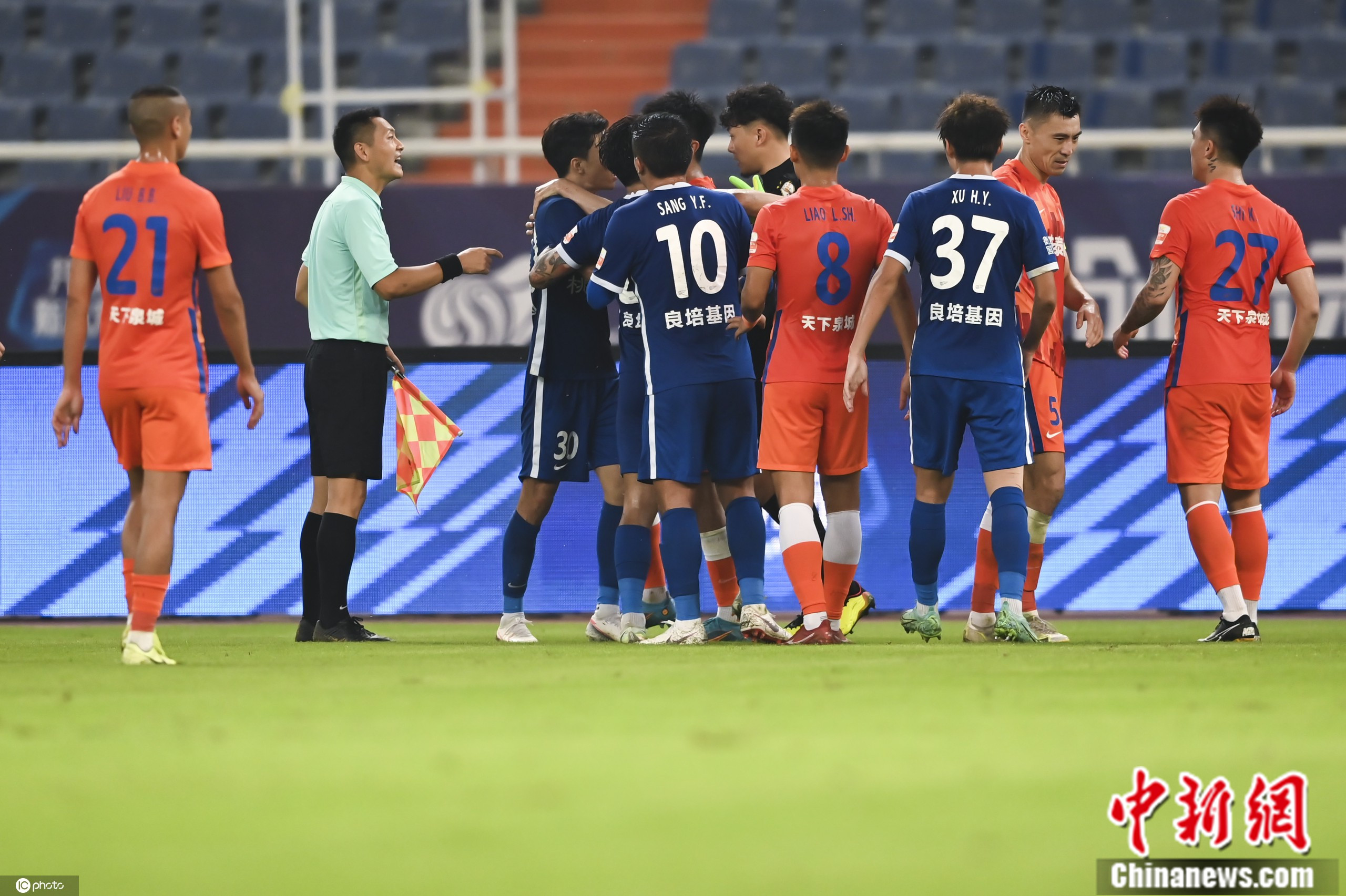 中超天王山之战平局 争冠悬念延续 保级区形势微