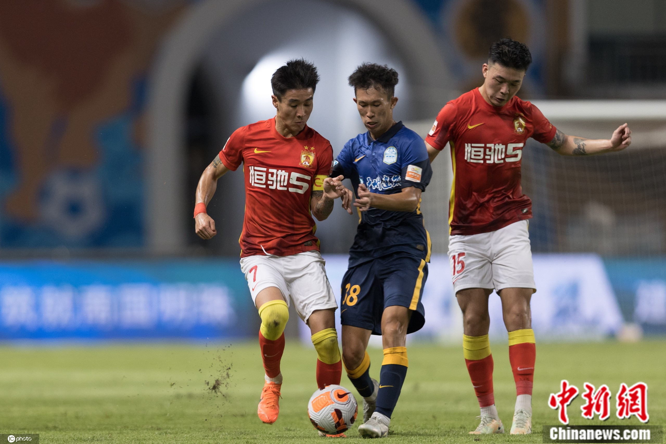 中超天王山之战平局 争冠悬念延续 保级区形势微