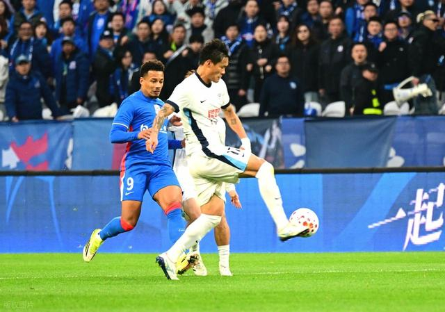 大连英博防线崩盘李昂失误成主因 两轮失9球引球