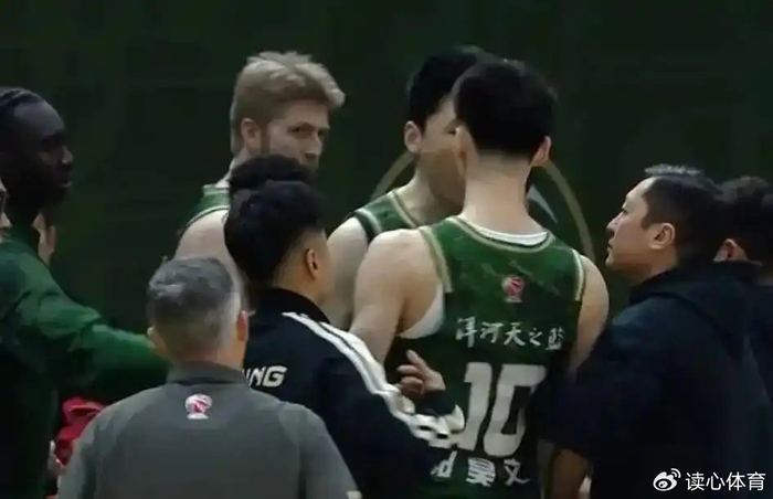 广东宏远引援补强内线引热议，山西签下新外援