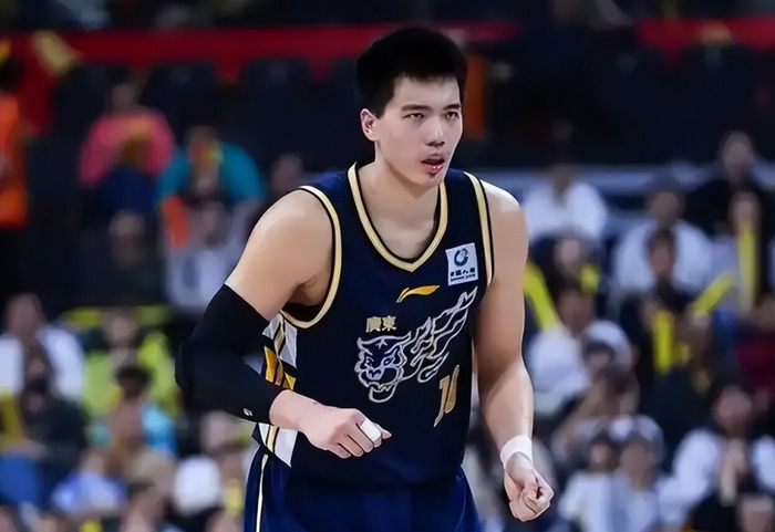 广东男篮客场力克四川终结连败 焦泊乔交易引关
