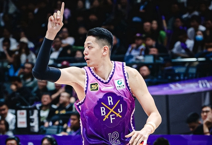 广东男篮客场力克四川终结连败 焦泊乔交易引关