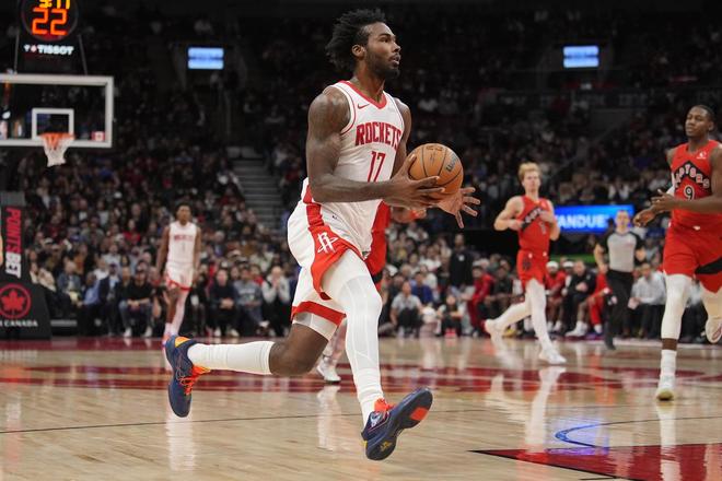 火箭险胜勇士伊森低迷拖累胜局